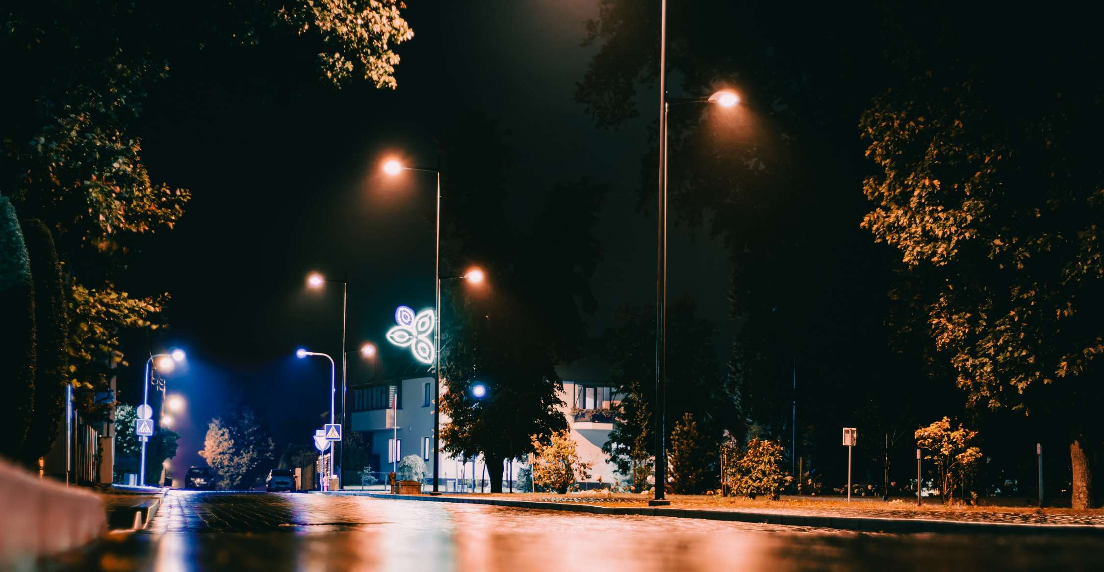 樓宇自控系統(tǒng)，弱電設(shè)備監(jiān)控，高效建筑管理，減少人工成本